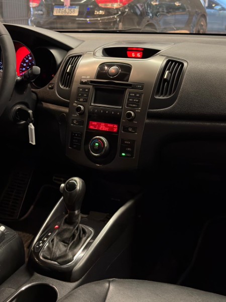 KIA CERATO 1.6 SX3 2011/2011 JM AUTOMÓVEIS VENÂNCIO AIRES / Carros no Vale