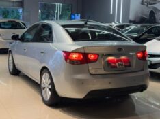 KIA CERATO 1.6 SX3 2011/2011 JM AUTOMÓVEIS VENÂNCIO AIRES / Carros no Vale