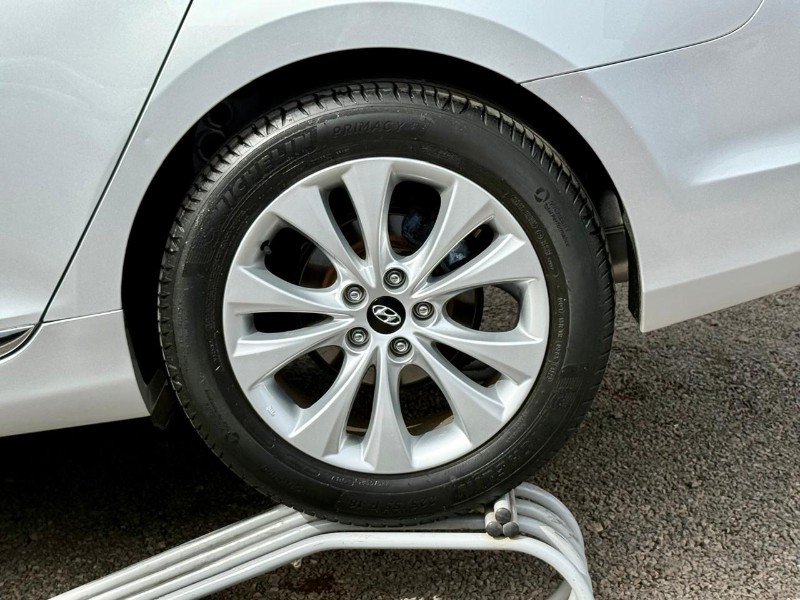 HYUNDAI AZERA 3.0 V6 /2014 AR MULTIMARCAS VENÂNCIO AIRES / Carros no Vale