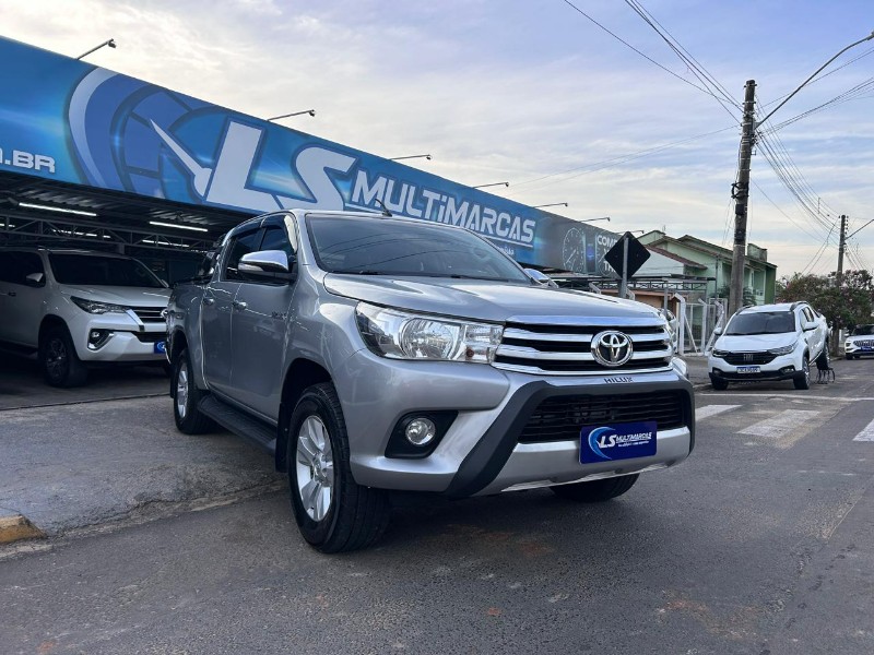 TOYOTA HILUX CD SRV 4X4 2.8 TDI DIESEL AUT. 2016/2016 LS MULTIMARCAS VENÂNCIO AIRES / Carros no Vale