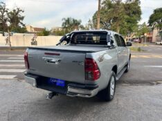 TOYOTA HILUX CD SRV 4X4 2.8 TDI DIESEL AUT. 2016/2016 LS MULTIMARCAS VENÂNCIO AIRES / Carros no Vale