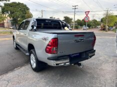 TOYOTA HILUX CD SRV 4X4 2.8 TDI DIESEL AUT. 2016/2016 LS MULTIMARCAS VENÂNCIO AIRES / Carros no Vale