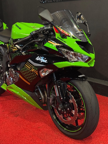 KAWASAKI ZX 6 R 636 /2020 EXCLUSIVO VEÍCULOS SANTA CRUZ DO SUL / Carros no Vale