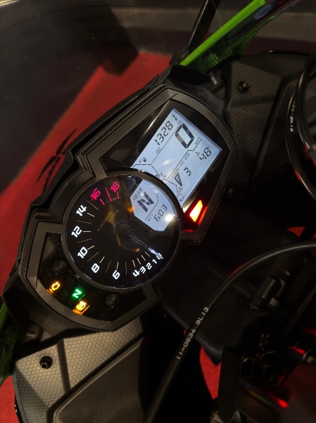 KAWASAKI ZX 6 R 636 /2020 EXCLUSIVO VEÍCULOS SANTA CRUZ DO SUL / Carros no Vale