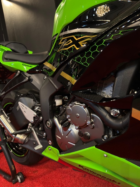 KAWASAKI ZX 6 R 636 /2020 EXCLUSIVO VEÍCULOS SANTA CRUZ DO SUL / Carros no Vale