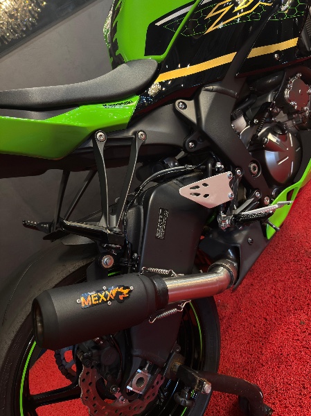 KAWASAKI ZX 6 R 636 /2020 EXCLUSIVO VEÍCULOS SANTA CRUZ DO SUL / Carros no Vale