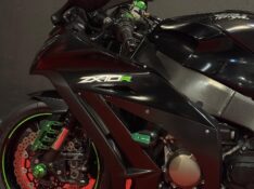 KAWASAKI ZX 10 R NINJA /2014 EXCLUSIVO VEÍCULOS SANTA CRUZ DO SUL / Carros no Vale