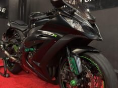 KAWASAKI ZX 10 R NINJA /2014 EXCLUSIVO VEÍCULOS SANTA CRUZ DO SUL / Carros no Vale
