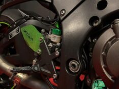 KAWASAKI ZX 10 R NINJA /2014 EXCLUSIVO VEÍCULOS SANTA CRUZ DO SUL / Carros no Vale