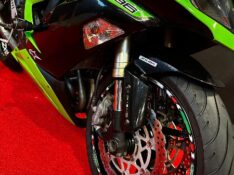 KAWASAKI ZX 6 R 636 /2013 EXCLUSIVO VEÍCULOS SANTA CRUZ DO SUL / Carros no Vale