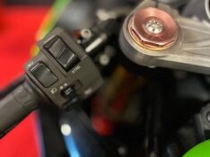 KAWASAKI ZX 6 R 636 /2013 EXCLUSIVO VEÍCULOS SANTA CRUZ DO SUL / Carros no Vale