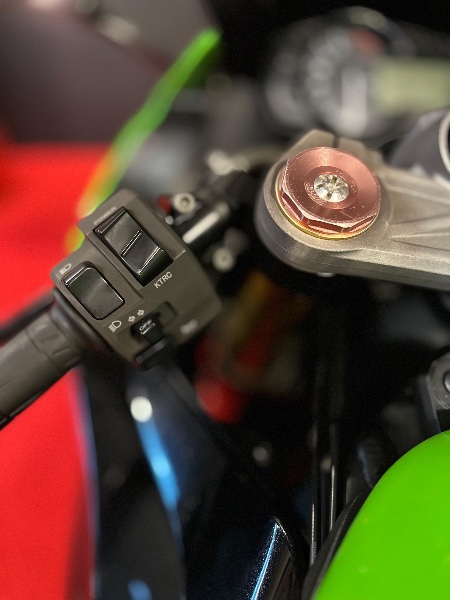 KAWASAKI ZX 6 R 636 /2013 EXCLUSIVO VEÍCULOS SANTA CRUZ DO SUL / Carros no Vale