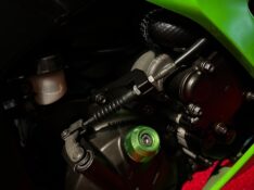 KAWASAKI ZX 6 R 636 /2013 EXCLUSIVO VEÍCULOS SANTA CRUZ DO SUL / Carros no Vale