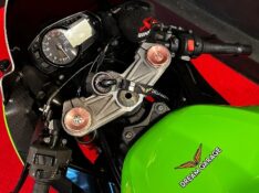 KAWASAKI ZX 6 R 636 /2013 EXCLUSIVO VEÍCULOS SANTA CRUZ DO SUL / Carros no Vale