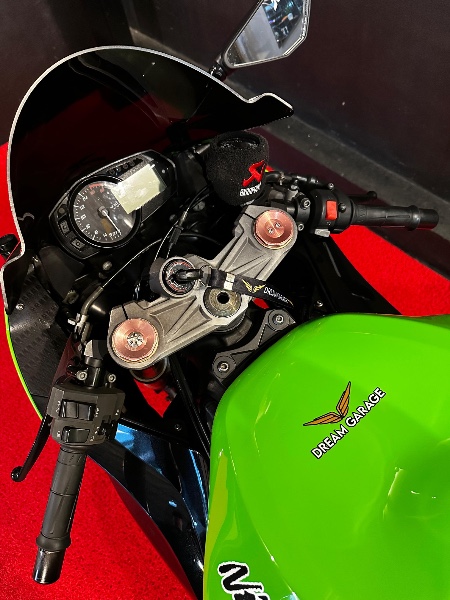 KAWASAKI ZX 6 R 636 /2013 EXCLUSIVO VEÍCULOS SANTA CRUZ DO SUL / Carros no Vale