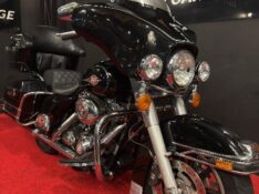 HARLEY DAVIDSON ELECTRA GLIDE ULTRA CLASSIC /2008 EXCLUSIVO VEÍCULOS SANTA CRUZ DO SUL / Carros no Vale