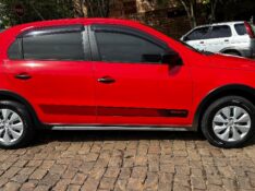 VOLKSWAGEN GOL TRACK 1.0 MI TOTAL FLEX 8V 4P 2013/2014 COMPLETO VEÍCULOS GUAPORÉ / Carros no Vale