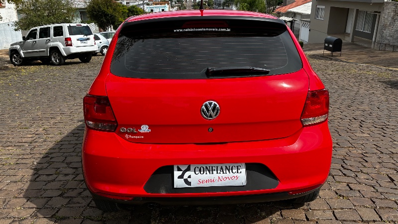 VOLKSWAGEN GOL TRACK 1.0 MI TOTAL FLEX 8V 4P 2013/2014 COMPLETO VEÍCULOS GUAPORÉ / Carros no Vale