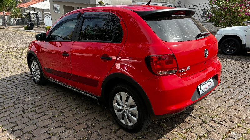 VOLKSWAGEN GOL TRACK 1.0 MI TOTAL FLEX 8V 4P 2013/2014 COMPLETO VEÍCULOS GUAPORÉ / Carros no Vale