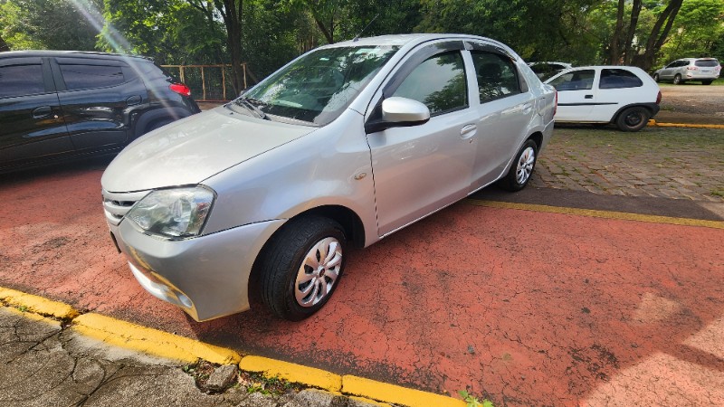 TOYOTA ETIOS SEDAN X 1.5 2015/2016 FERNANDO AUTOMÓVEIS | REVENDA DE CARROS ARROIO DO MEIO ARROIO DO MEIO / Carros no Vale