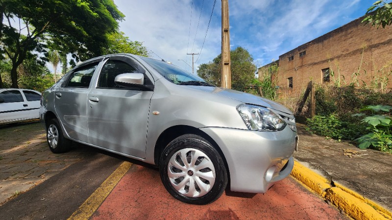 TOYOTA ETIOS SEDAN X 1.5 2015/2016 FERNANDO AUTOMÓVEIS | REVENDA DE CARROS ARROIO DO MEIO ARROIO DO MEIO / Carros no Vale