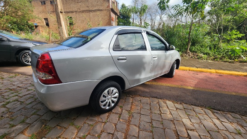 TOYOTA ETIOS SEDAN X 1.5 2015/2016 FERNANDO AUTOMÓVEIS | REVENDA DE CARROS ARROIO DO MEIO ARROIO DO MEIO / Carros no Vale