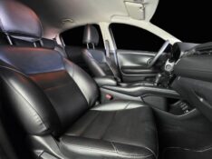 HONDA HR-V 1.8 16V FLEX LX 4P AUTOMÁTICO 2017/2018 DUARTE VEÍCULOS PORTO ALEGRE / Carros no Vale