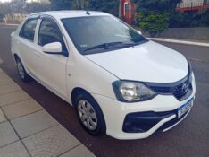 TOYOTA ETIOS 1.5 X AT SEDAN 2020/2021 ALTERNATIVA VEÍCULOS LAJEADO / Carros no Vale