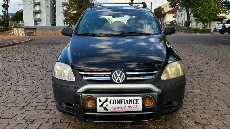 VOLKSWAGEN CROSSFOX 1.6 8V FLEX 2006/2006 COMPLETO VEÍCULOS GUAPORÉ / Carros no Vale