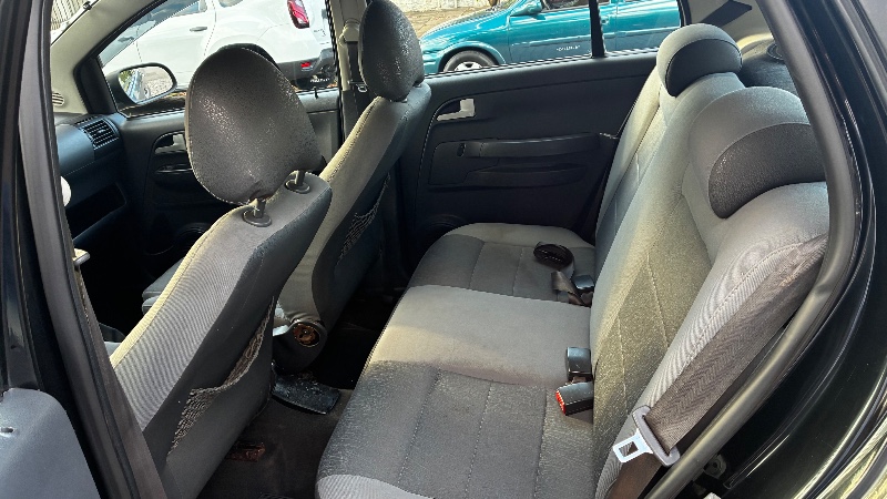 VOLKSWAGEN CROSSFOX 1.6 8V FLEX 2006/2006 COMPLETO VEÍCULOS GUAPORÉ / Carros no Vale