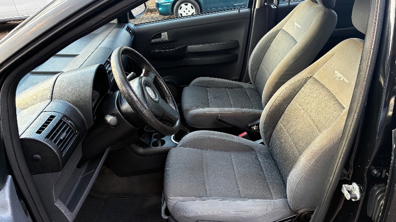 VOLKSWAGEN CROSSFOX 1.6 8V FLEX 2006/2006 COMPLETO VEÍCULOS GUAPORÉ / Carros no Vale