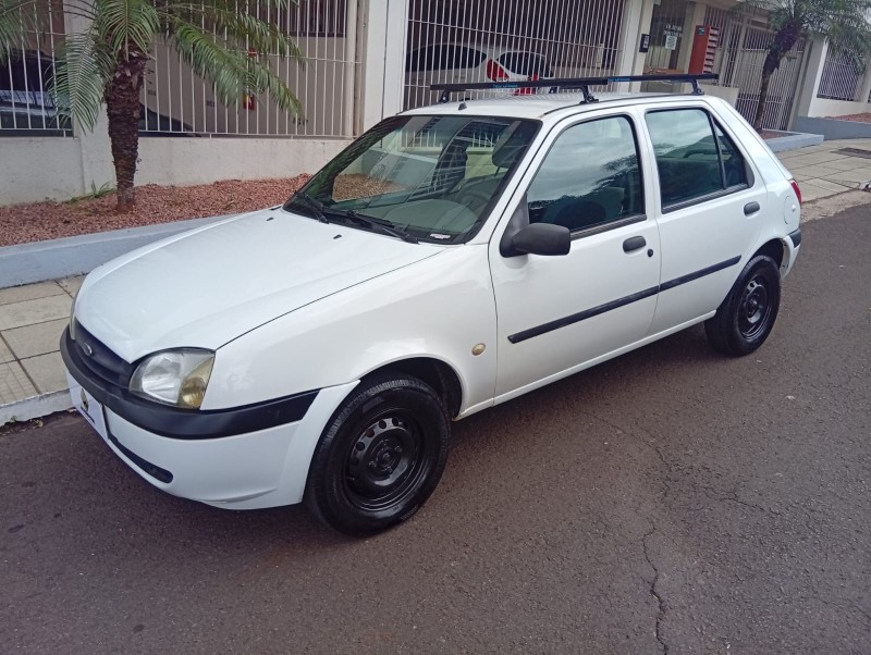 FORD FIESTA STREET 1.0 2002/2002 ALTERNATIVA VEÍCULOS LAJEADO / Carros no Vale