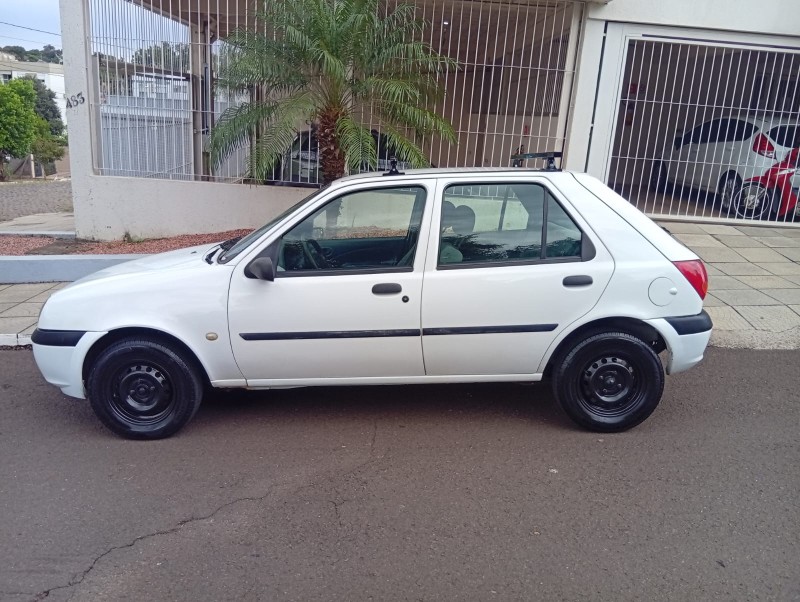 FORD FIESTA STREET 1.0 2002/2002 ALTERNATIVA VEÍCULOS LAJEADO / Carros no Vale