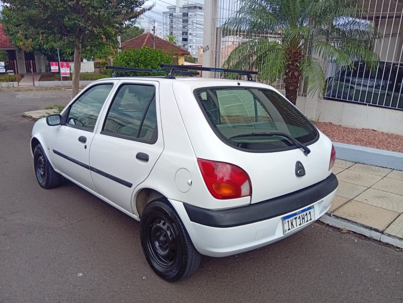 FORD FIESTA STREET 1.0 2002/2002 ALTERNATIVA VEÍCULOS LAJEADO / Carros no Vale