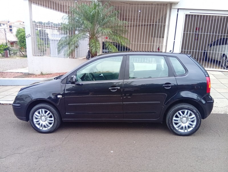 VOLKSWAGEN POLO HATCH 1.6 2002/2003 ALTERNATIVA VEÍCULOS LAJEADO / Carros no Vale