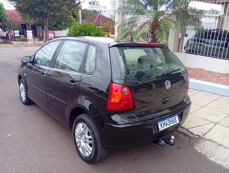 VOLKSWAGEN POLO HATCH 1.6 2002/2003 ALTERNATIVA VEÍCULOS LAJEADO / Carros no Vale