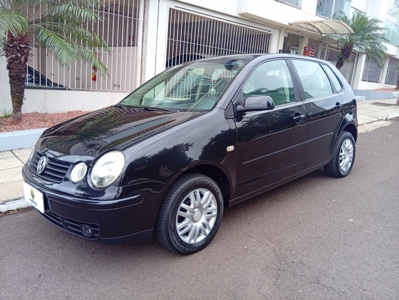 VOLKSWAGEN POLO HATCH 1.6 2002/2003 ALTERNATIVA VEÍCULOS LAJEADO / Carros no Vale