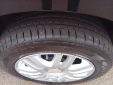 VOLKSWAGEN POLO HATCH 1.6 2002/2003 ALTERNATIVA VEÍCULOS LAJEADO / Carros no Vale