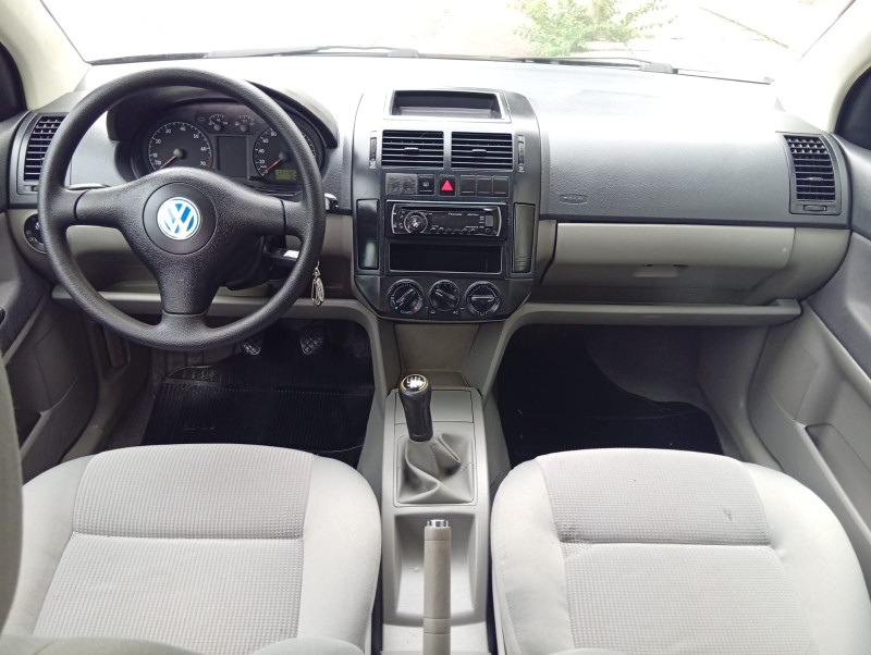 VOLKSWAGEN POLO HATCH 1.6 2002/2003 ALTERNATIVA VEÍCULOS LAJEADO / Carros no Vale