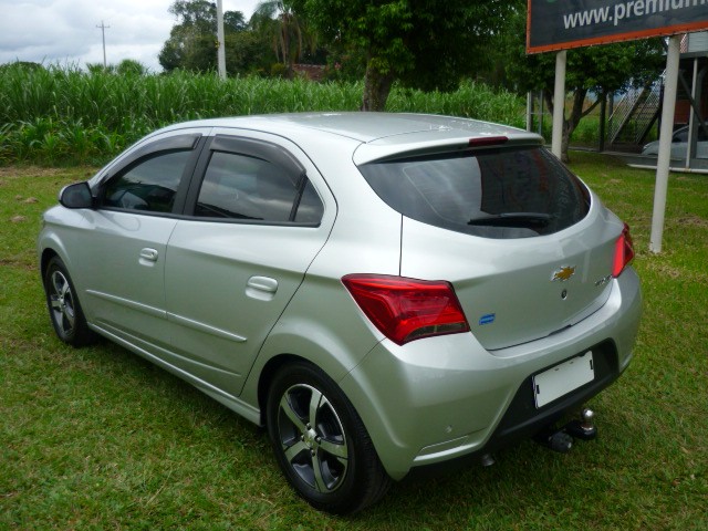 CHEVROLET ONIX 1.4 MPFI LTZ 8V FLEX 4P AUTOMÁTICO 2016/2017 PREMIUM AUTOMÓVEIS ARROIO DO MEIO / Carros no Vale