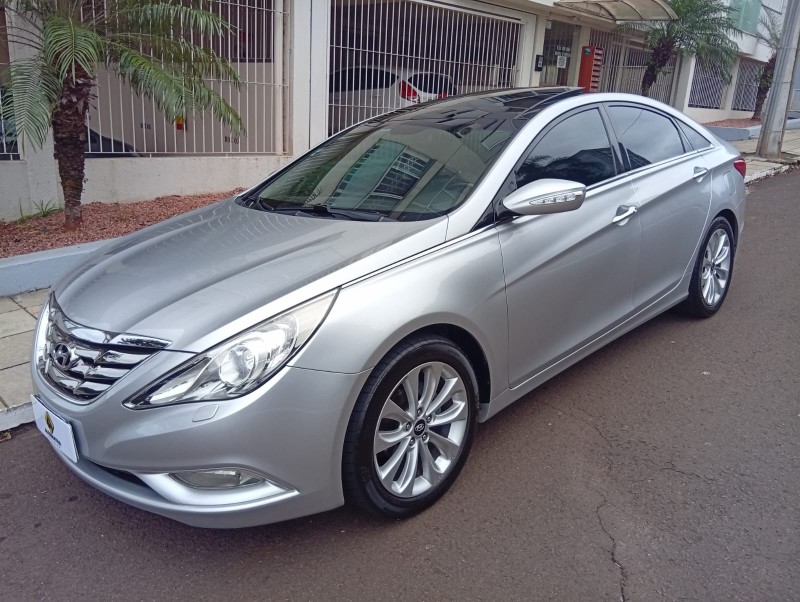 HYUNDAI SONATA GLS 2.4 2012/2013 ALTERNATIVA VEÍCULOS LAJEADO / Carros no Vale