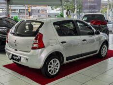 RENAULT SANDERO 1.6 EXPRESSION 8V FLEX 4P MANUAL 2012/2013 DUARTE VEÍCULOS PORTO ALEGRE / Carros no Vale