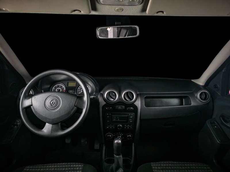 RENAULT SANDERO 1.6 EXPRESSION 8V FLEX 4P MANUAL 2012/2013 DUARTE VEÍCULOS PORTO ALEGRE / Carros no Vale