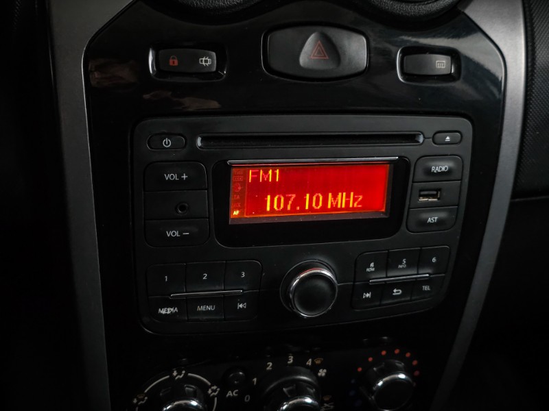 RENAULT SANDERO 1.6 EXPRESSION 8V FLEX 4P MANUAL 2012/2013 DUARTE VEÍCULOS PORTO ALEGRE / Carros no Vale