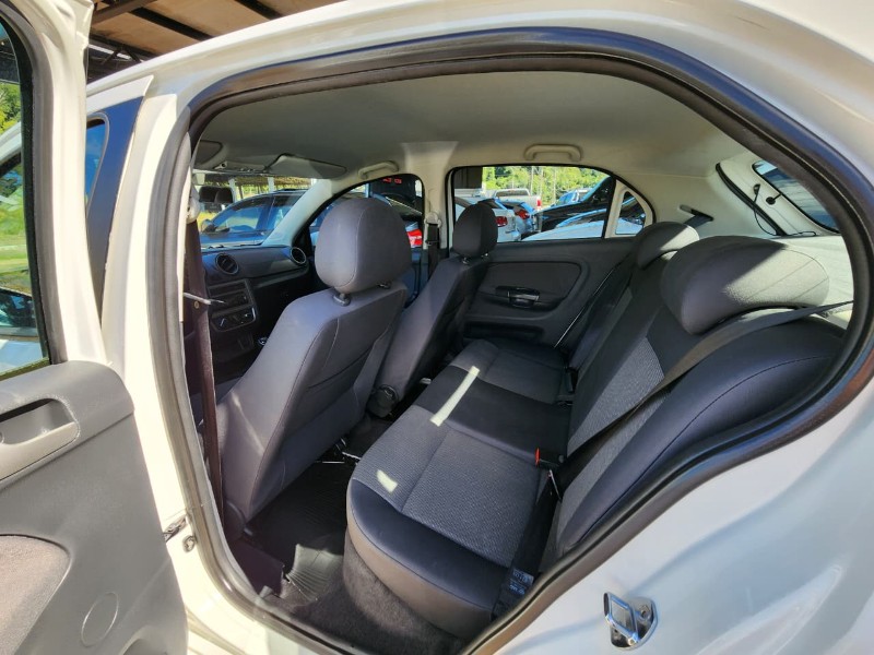 VOLKSWAGEN GOL 1.6 2012/2013 TS VEÍCULOS ANTA GORDA / Carros no Vale