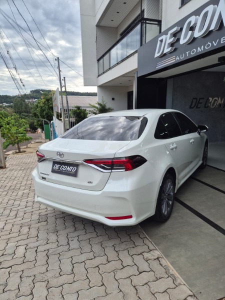 TOYOTA COROLLA 2.0 XEI /2020 DE CONTO AUTOMÓVEIS SARANDI / Carros no Vale