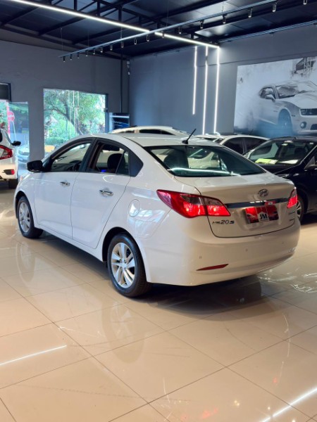 HYUNDAI HB20S 1.6 PREMIUM 2014/2014 JM AUTOMÓVEIS VENÂNCIO AIRES / Carros no Vale