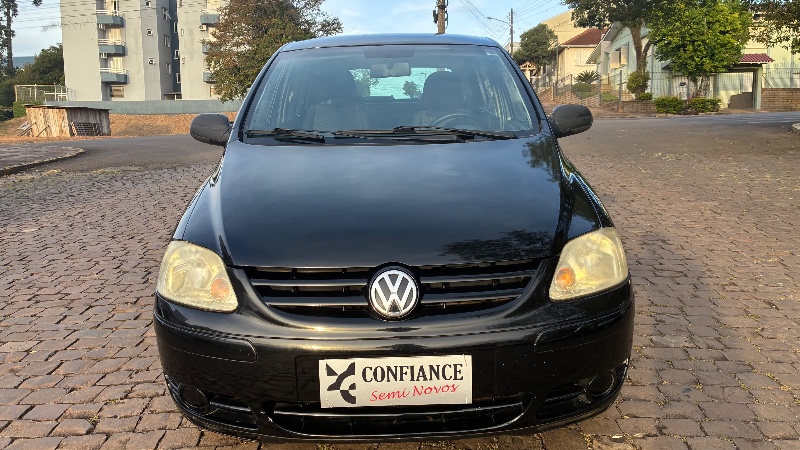 VOLKSWAGEN FOX 1.0 MI CITY 8V 2005/2006 COMPLETO VEÍCULOS GUAPORÉ / Carros no Vale
