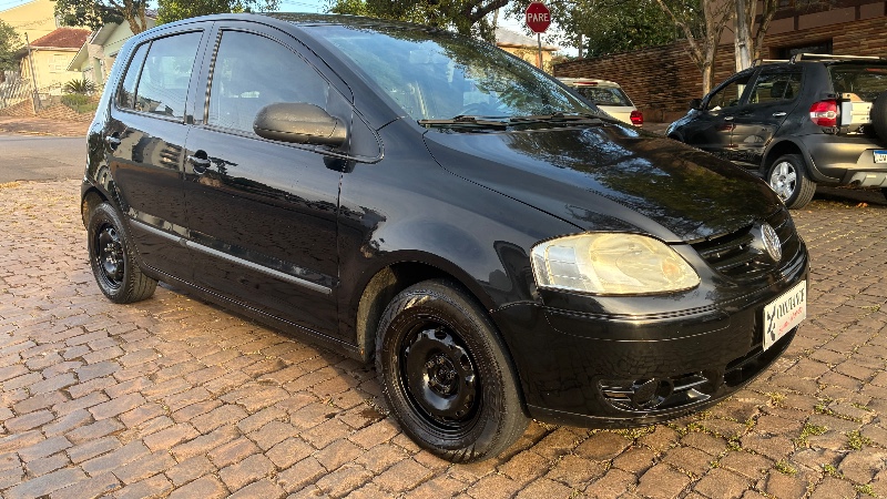 VOLKSWAGEN FOX 1.0 MI CITY 8V 2005/2006 COMPLETO VEÍCULOS GUAPORÉ / Carros no Vale