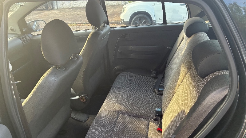 VOLKSWAGEN FOX 1.0 MI CITY 8V 2005/2006 COMPLETO VEÍCULOS GUAPORÉ / Carros no Vale
